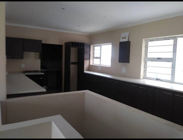 3 BEDROOM HOUSE RENTED IN MALABAR